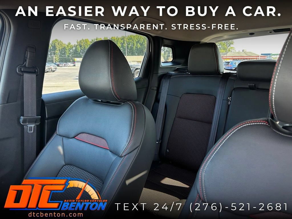 Used 2025 Nissan Kicks SR FWD image 10