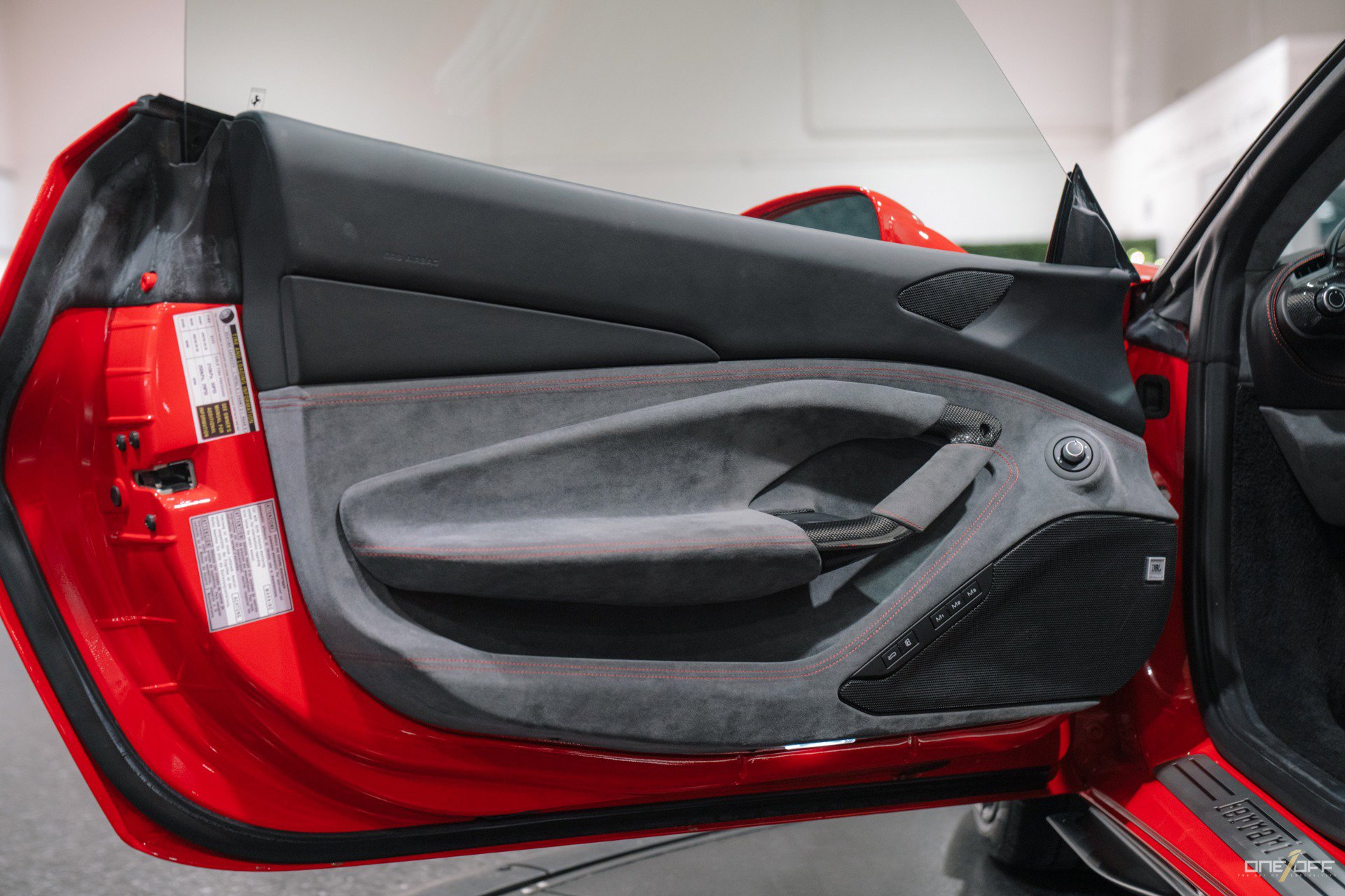 Used 2022 Ferrari F8 Tributo image 10