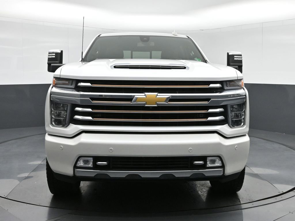 Used 2022 Chevrolet Silverado 2500 High Country w/ Safety Package II image 2
