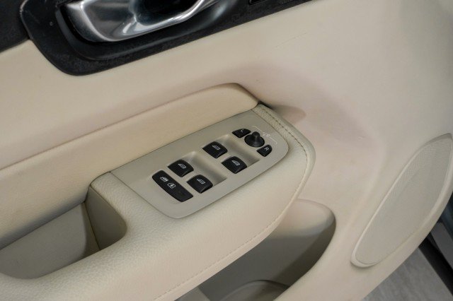 Used 2021 Volvo XC60 T5 Momentum w/ Protection Package Premier FWD image 45