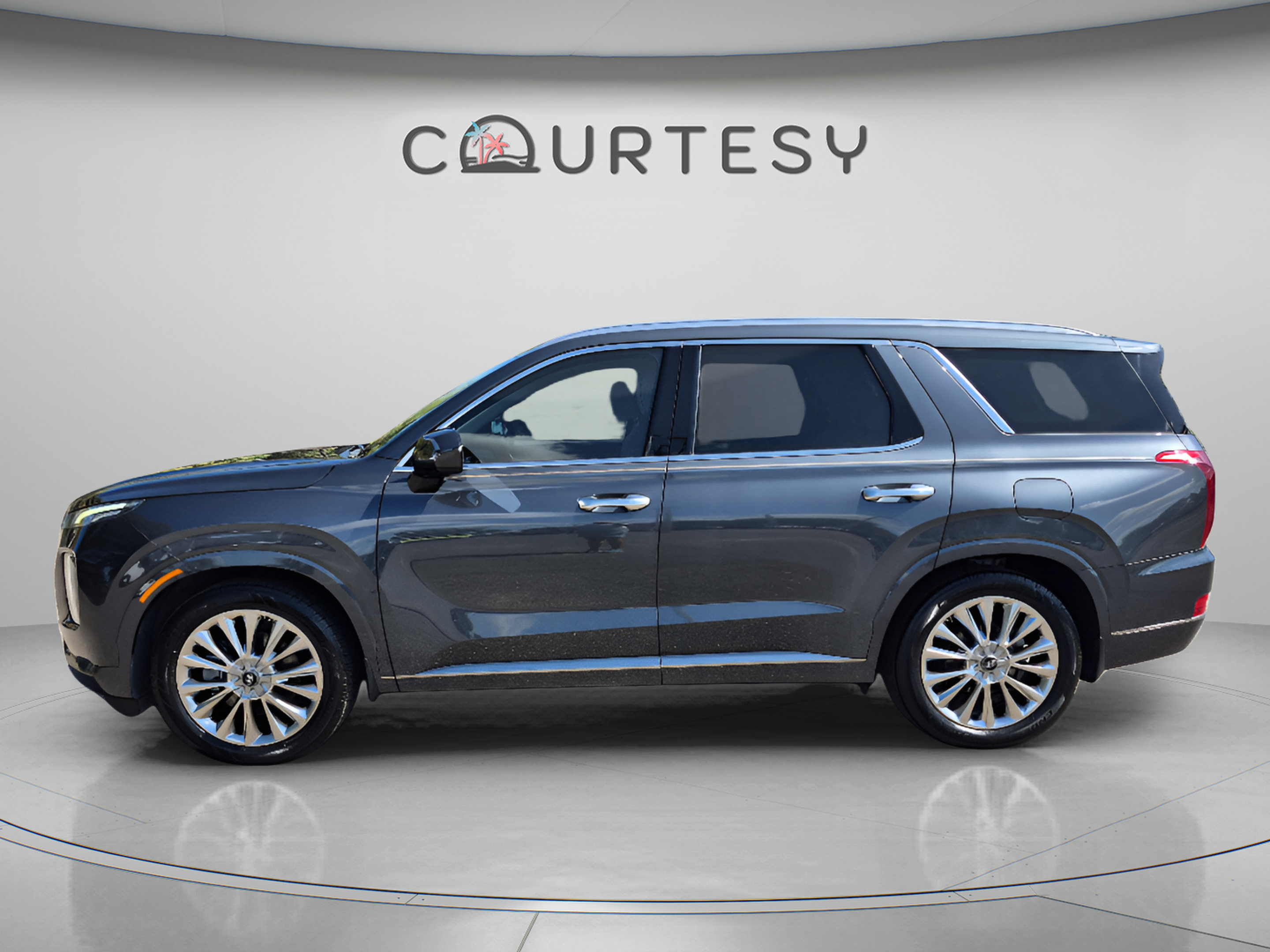 Used 2020 Hyundai Palisade Limited FWD image 2