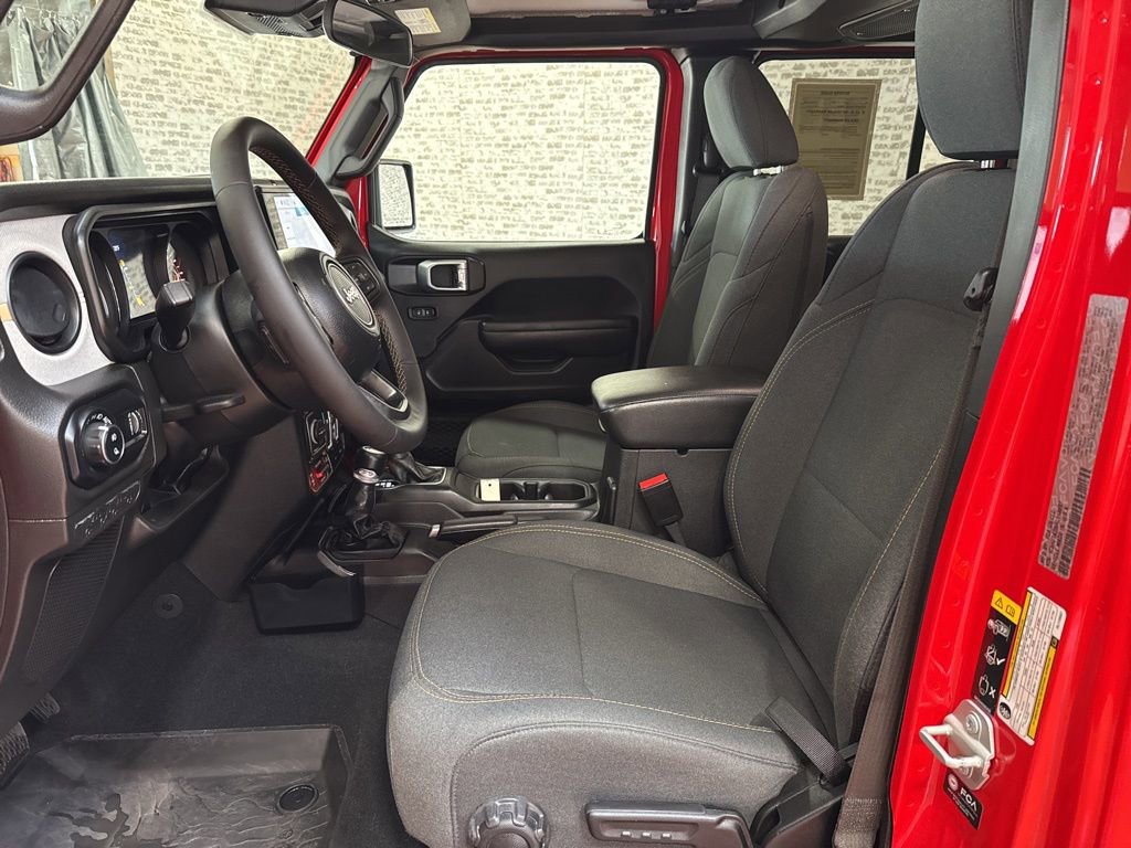 Used 2024 Jeep Gladiator Sport AWD/4WD image 22