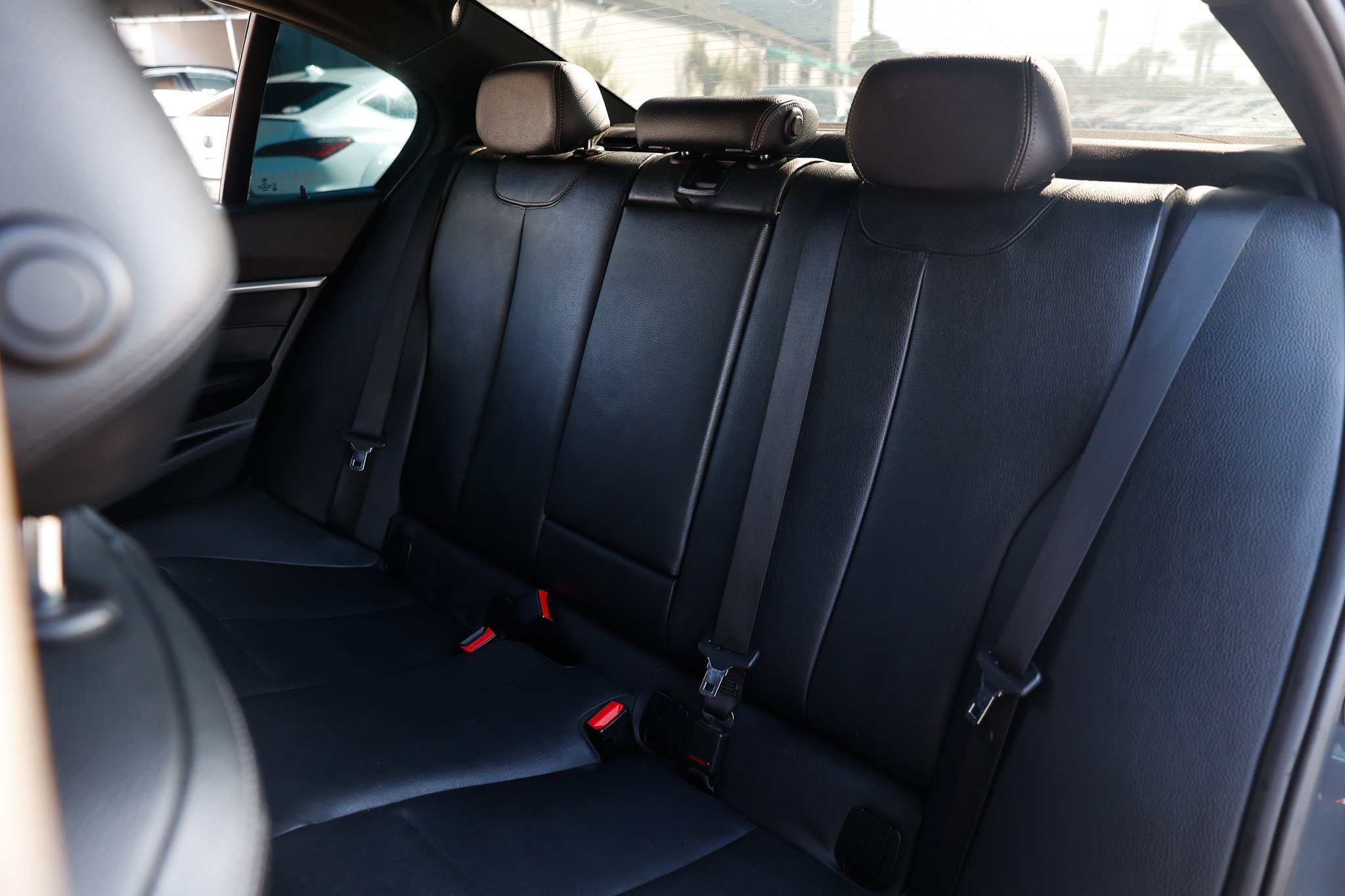 Used 2018 BMW 330i Sedan w/ Premium Package RWD image 12