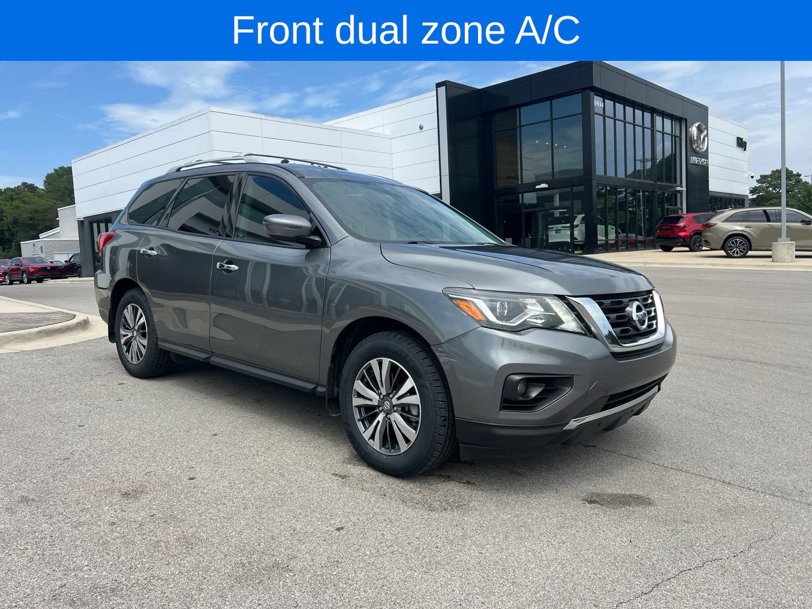 Used 2020 Nissan Pathfinder SV FWD image 3