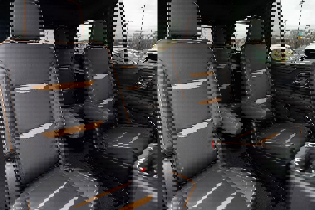 Used 2024 GMC Yukon AT4 w/ AT4 Premium Package image 35