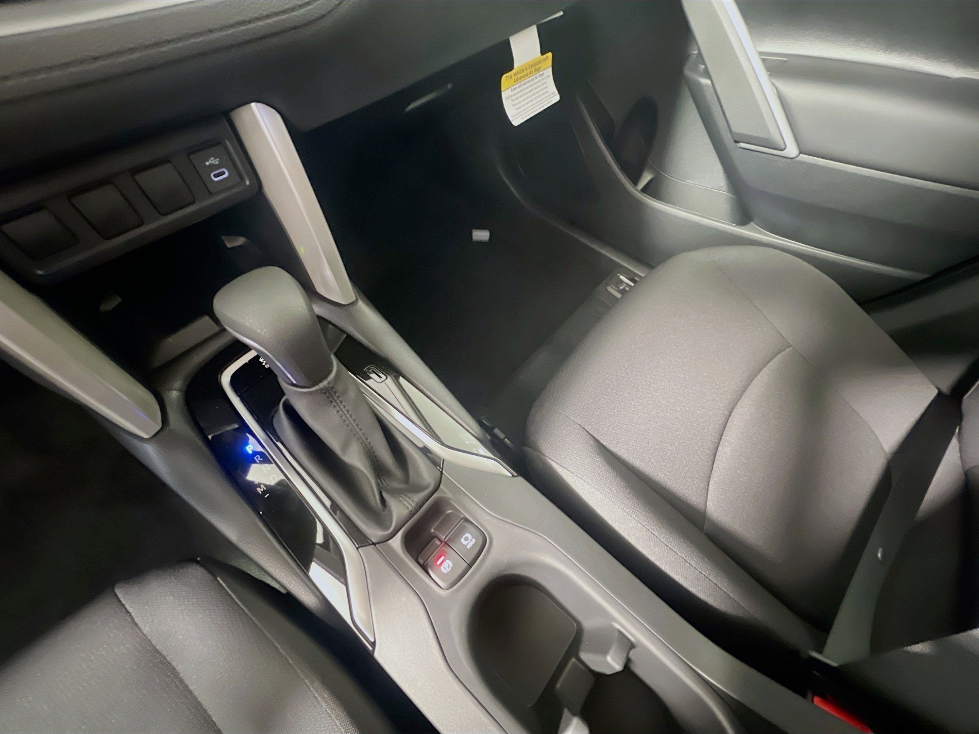 Used 2025 Toyota Corolla Cross LE image 26