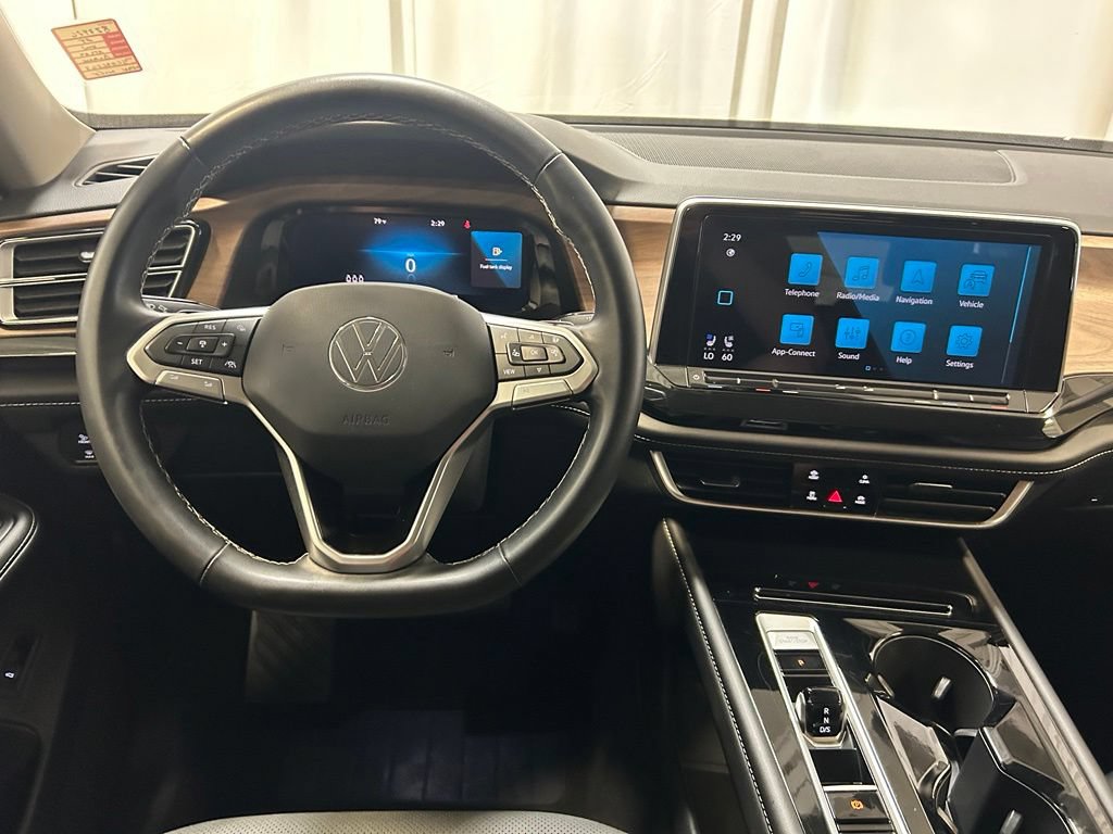 Used 2025 Volkswagen Atlas SE AWD/4WD image 13