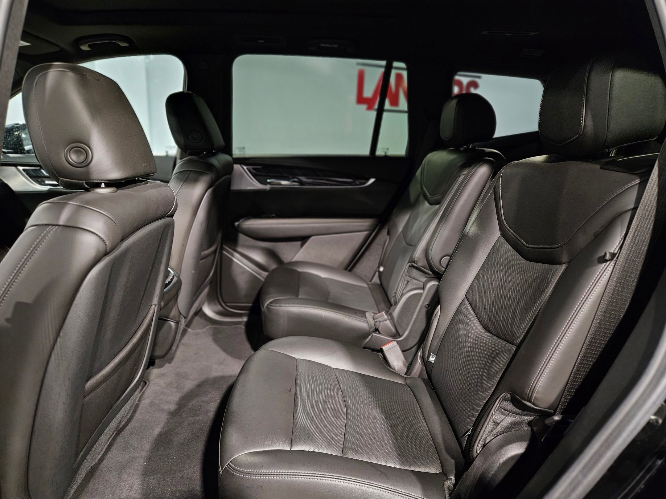 Used 2025 Cadillac XT6 Premium Luxury image 38