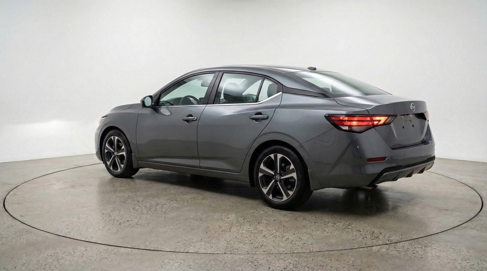 Used 2025 Nissan Sentra SV image 6