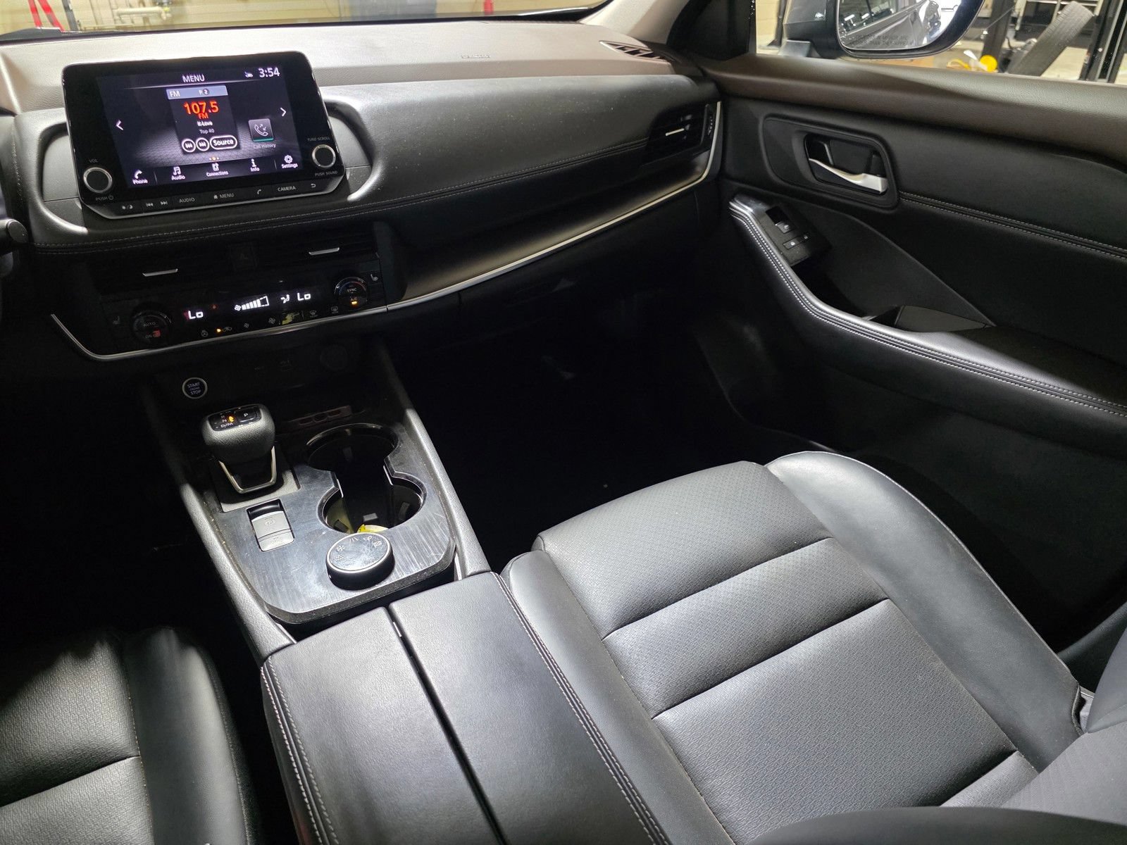 Used 2023 Nissan Rogue SV w/ SV Premium B Package AWD/4WD image 13