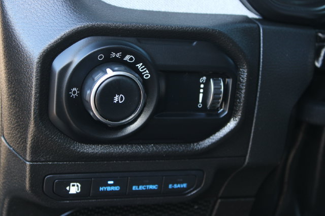 Used 2024 Jeep Wrangler Unlimited w/ Convenience Group AWD/4WD image 13