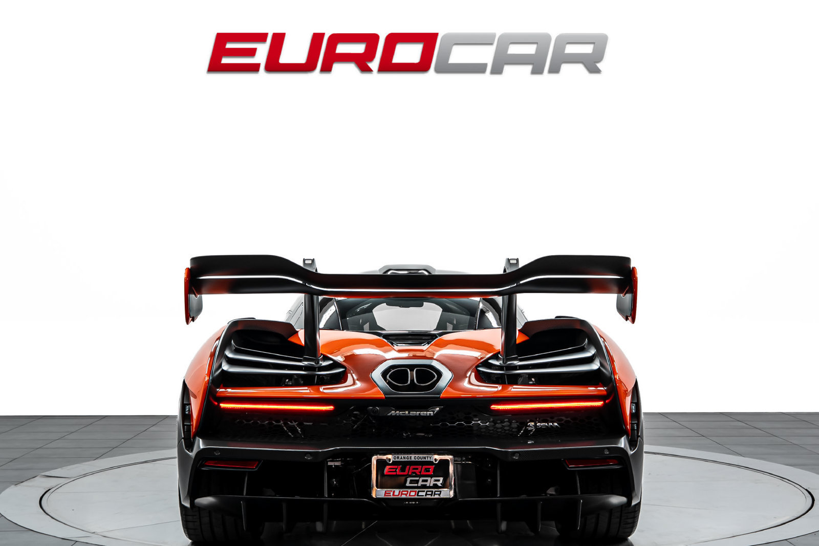 Used 2019 McLaren Senna RWD image 4