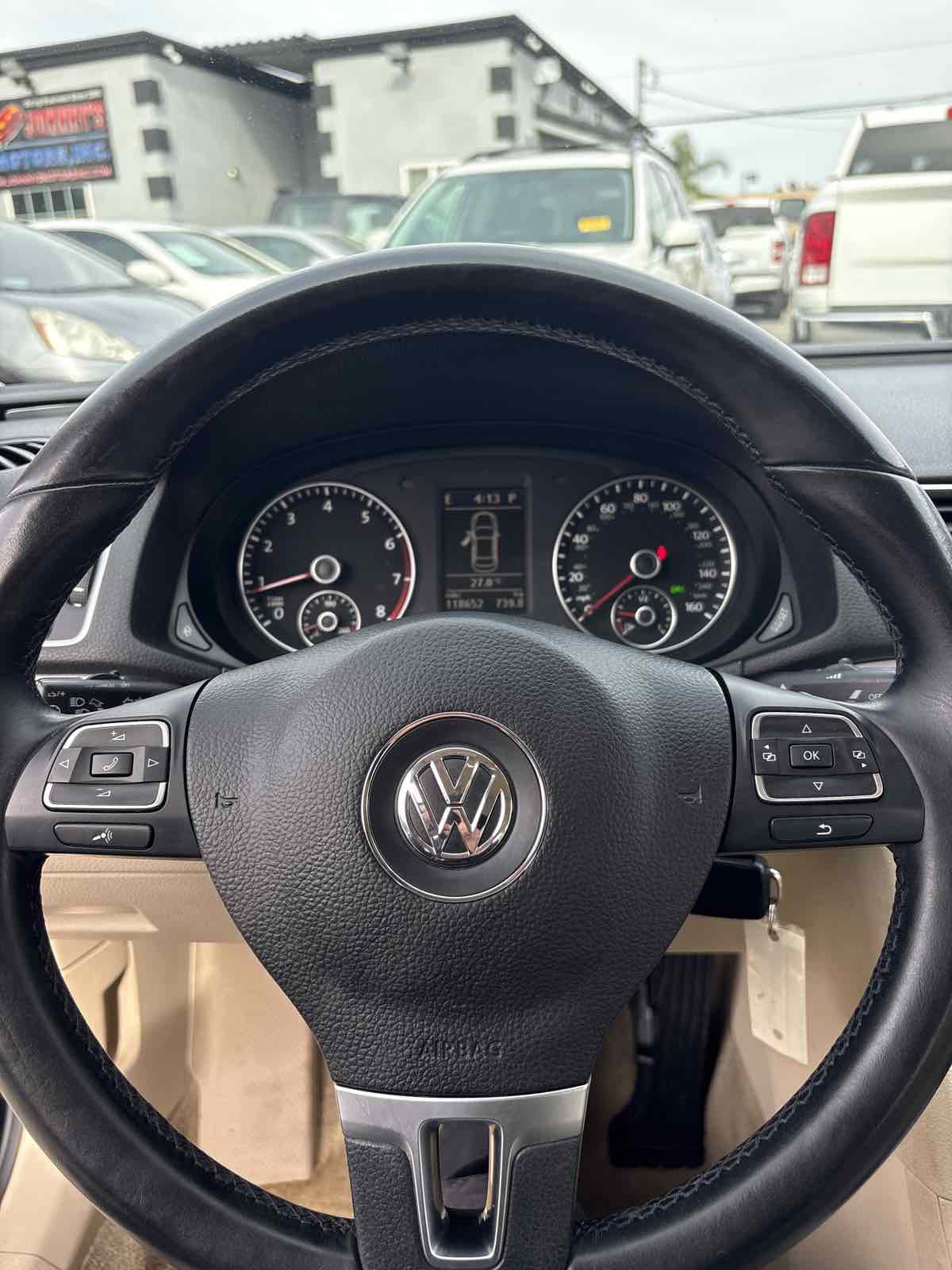 Used 2012 Volkswagen Passat 2.5 SE image 17