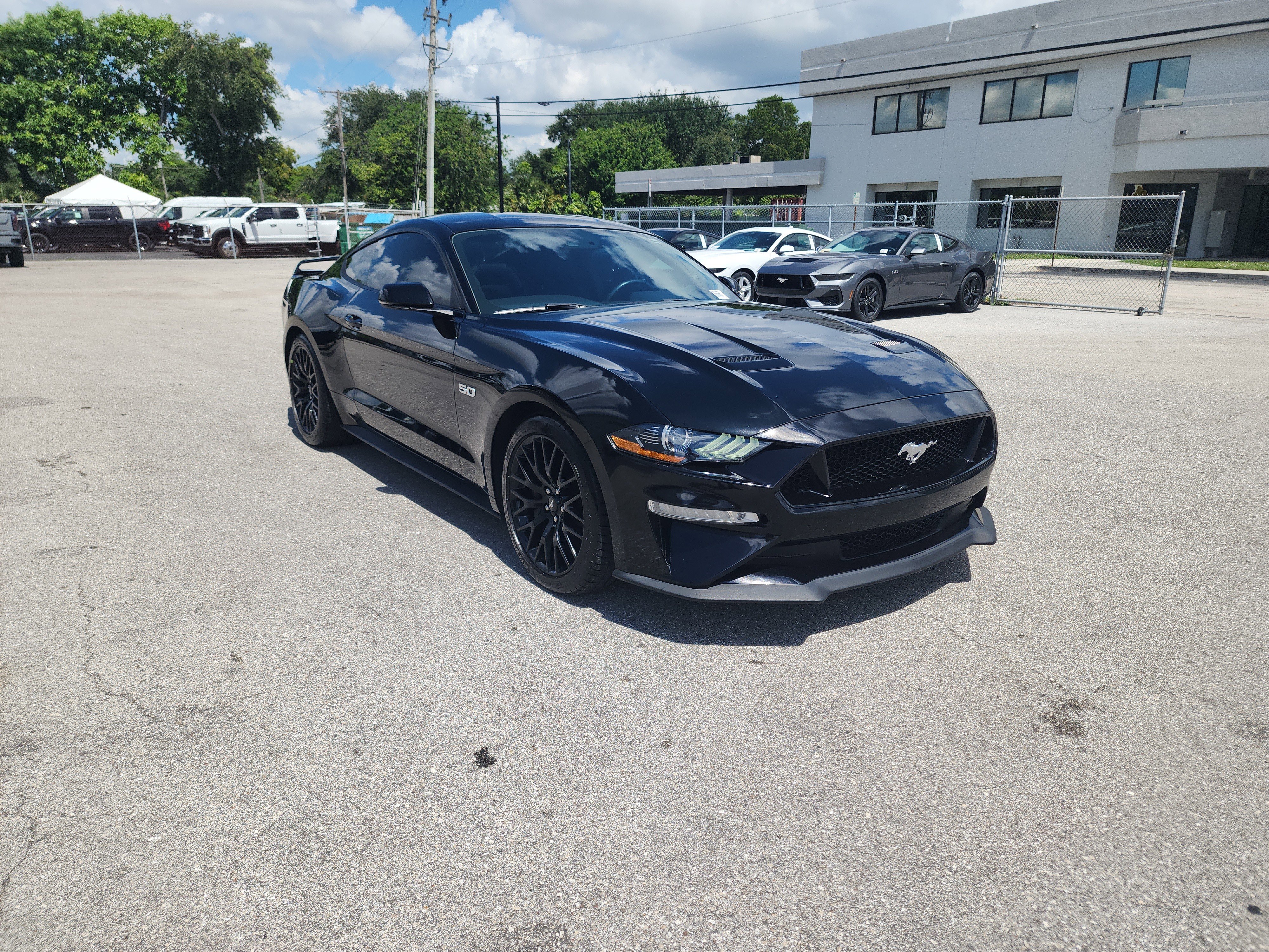 Used 2019 Ford Mustang GT Premium w/ GT Performance Package RWD image 7