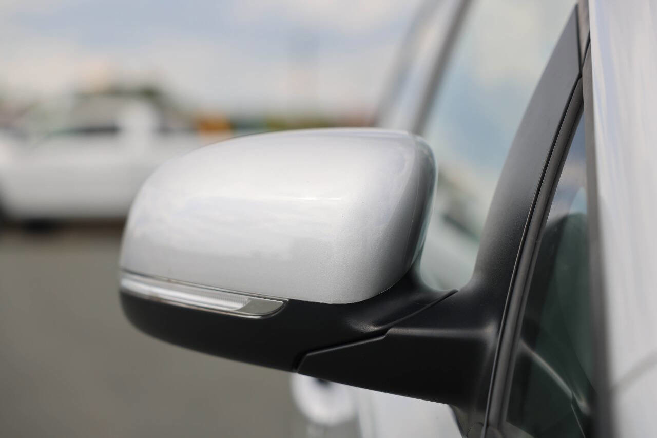 Used 2019 Kia Sedona L FWD image 30