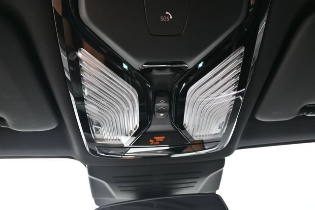 Used 2025 BMW X5 xDrive50e AWD/4WD image 25