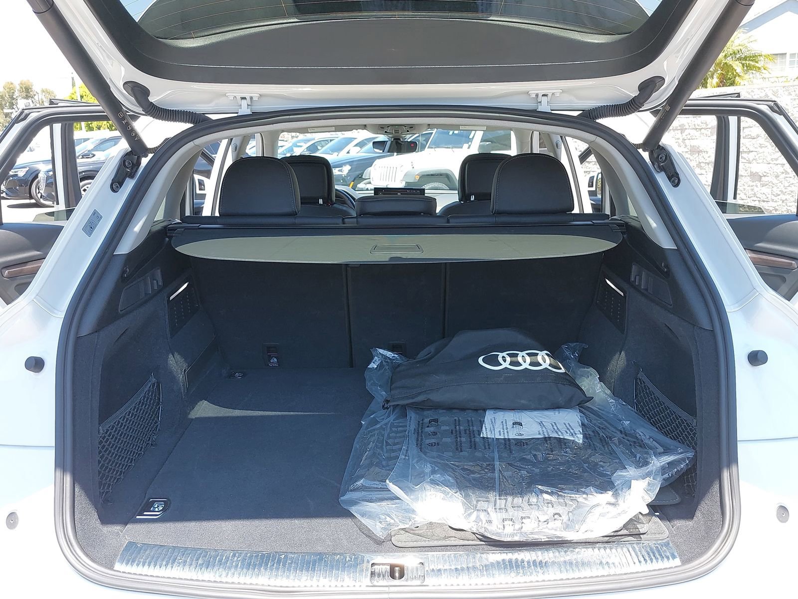 Used 2024 Audi Q5 e Premium w/ Convenience Package AWD/4WD image 12
