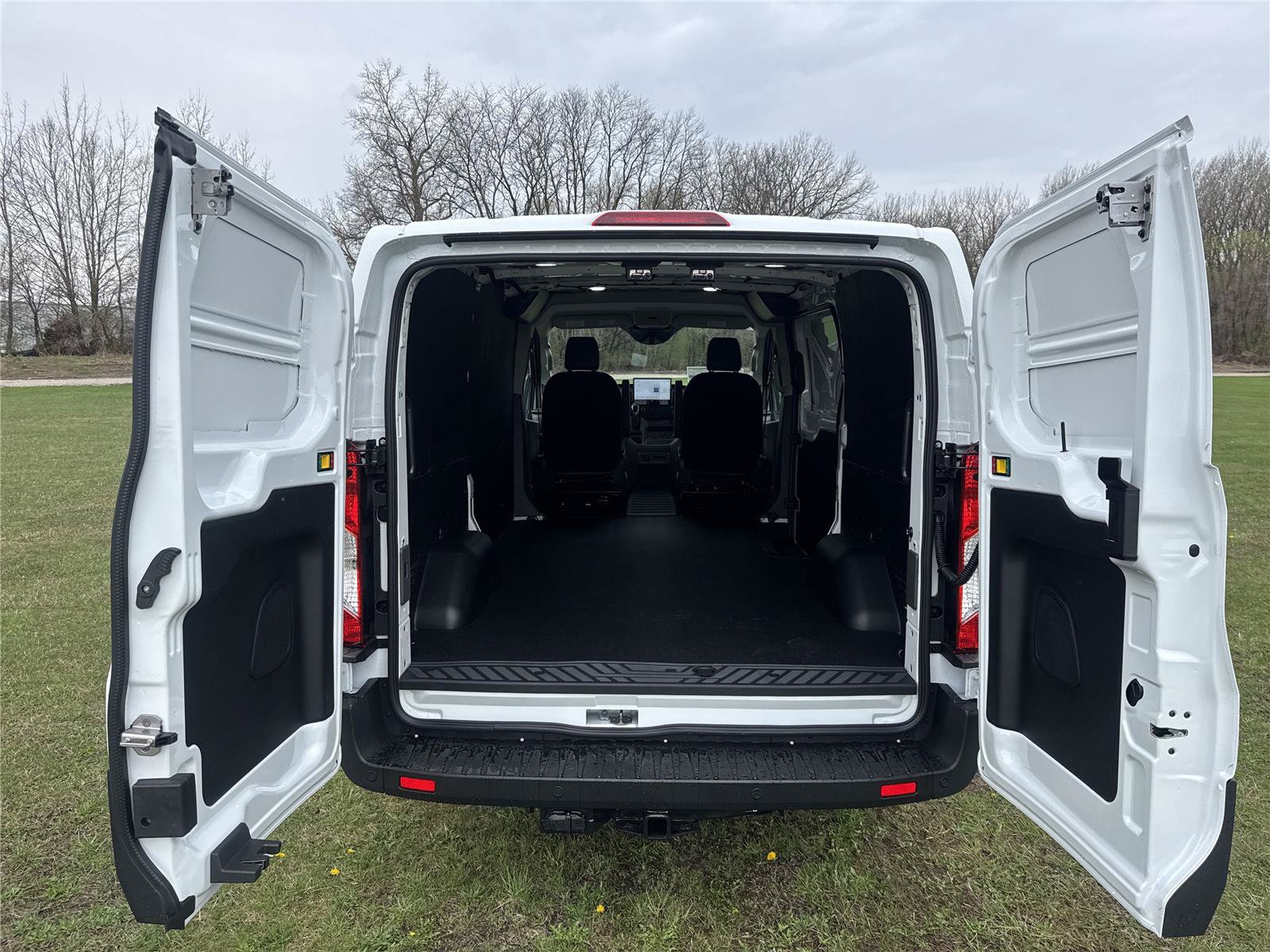 New 2026 Ford Transit 250 Low Roof w/ Exterior Upgrade Package RWD image 3