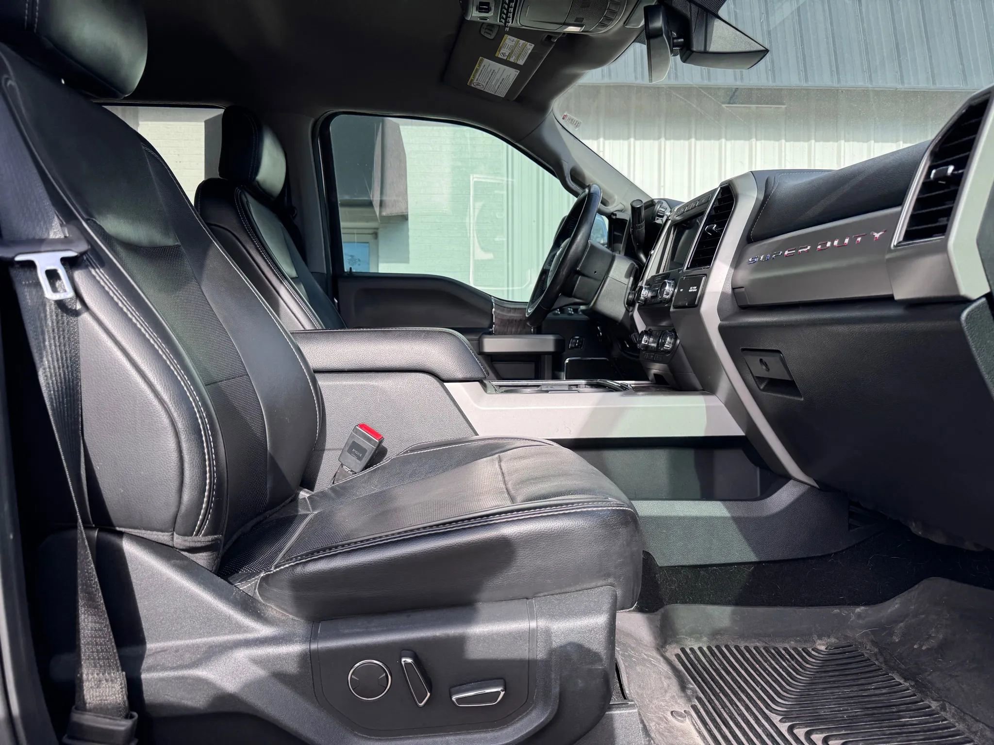 Used 2019 Ford F250 Lariat w/ Lariat Ultimate Package image 12