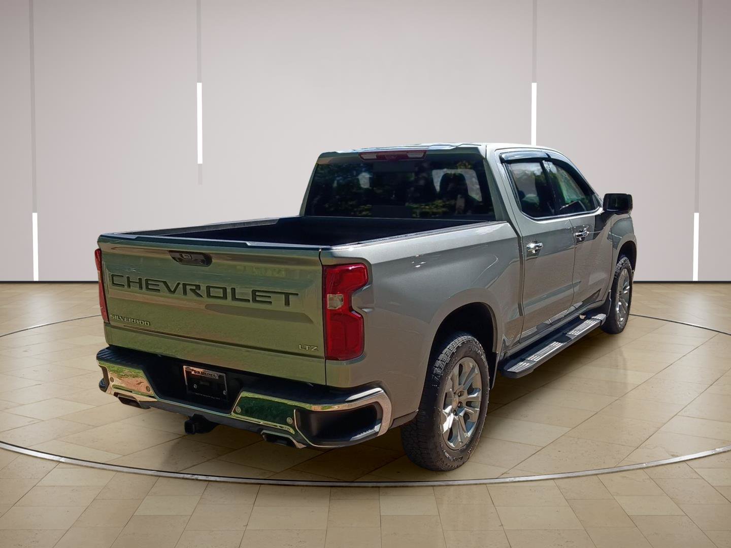 Used 2025 Chevrolet Silverado 1500 LTZ w/ Technology Package AWD/4WD image 7