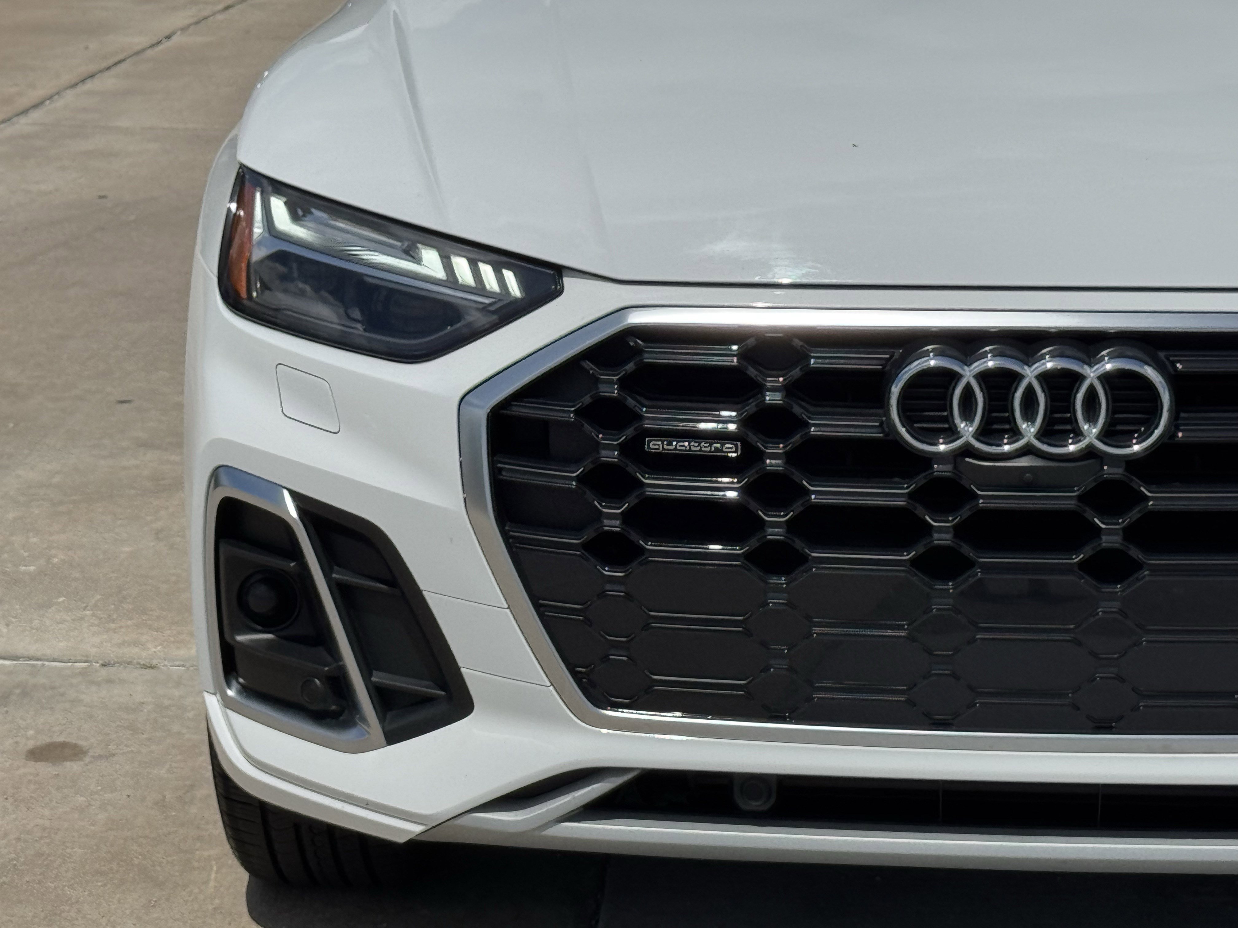 Used 2023 Audi Q5 2.0T Prestige w/ Prestige Package image 6