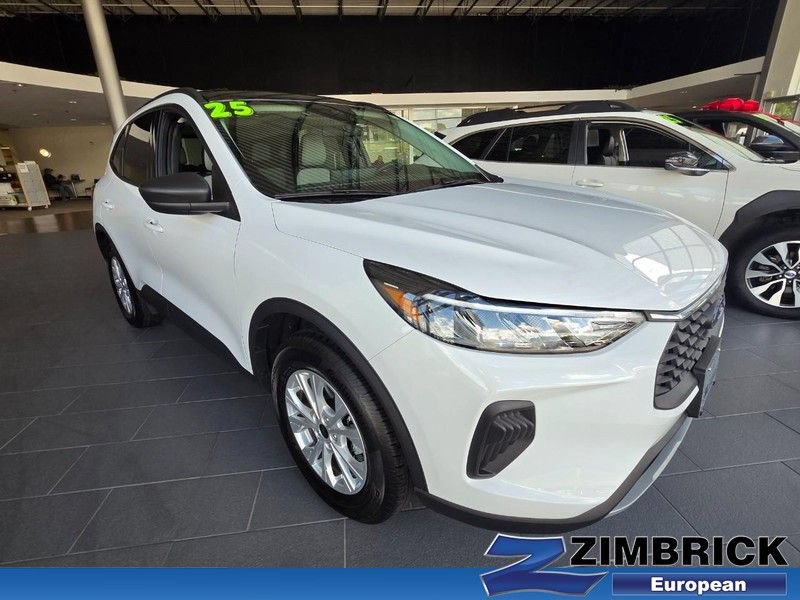 Used 2025 Ford Escape Active w/ Active Premium Tech Pack AWD/4WD image 1