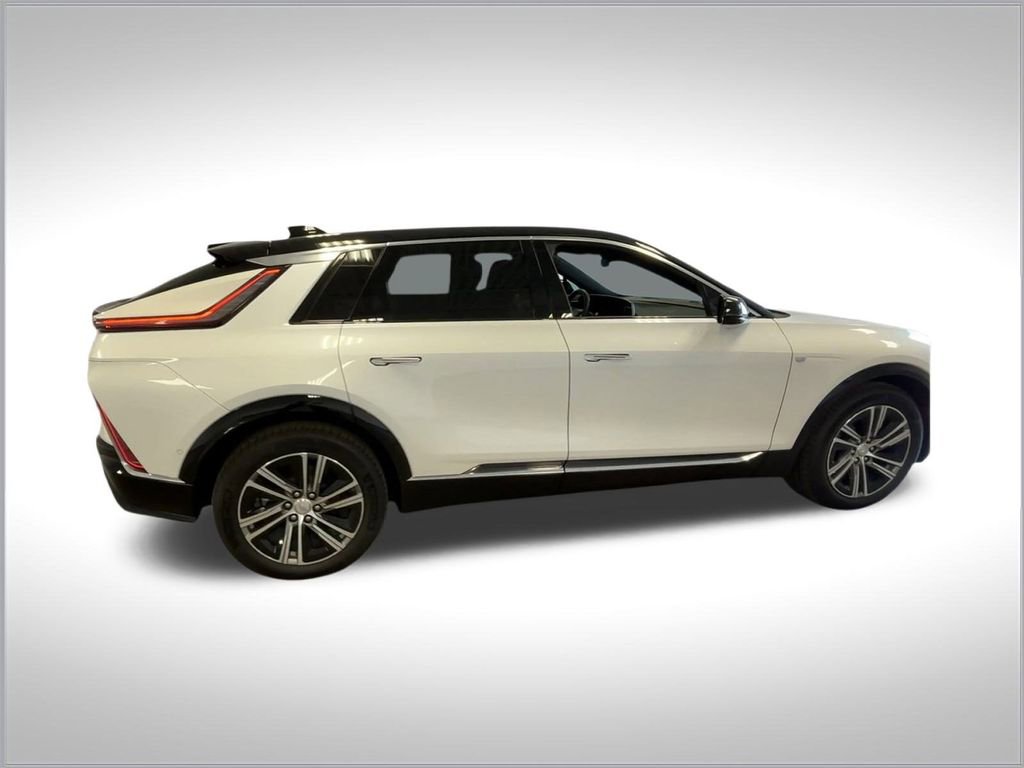 New 2025 Cadillac Lyriq Luxury image 8