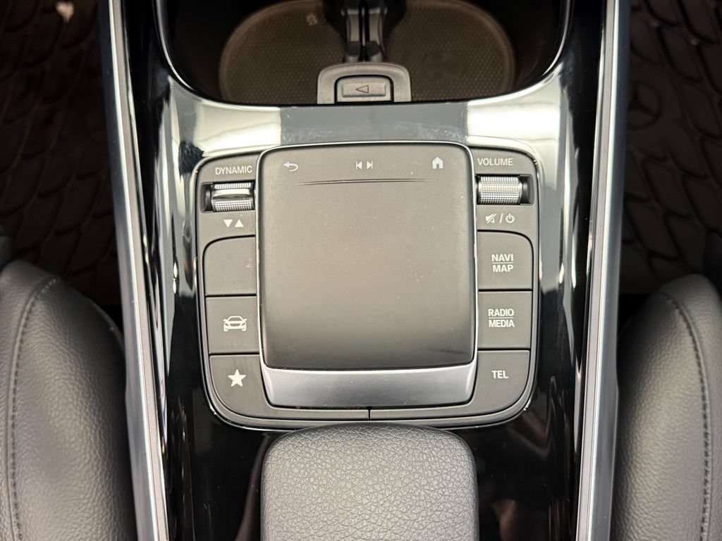 Used 2021 Mercedes-Benz GLB 250 image 26