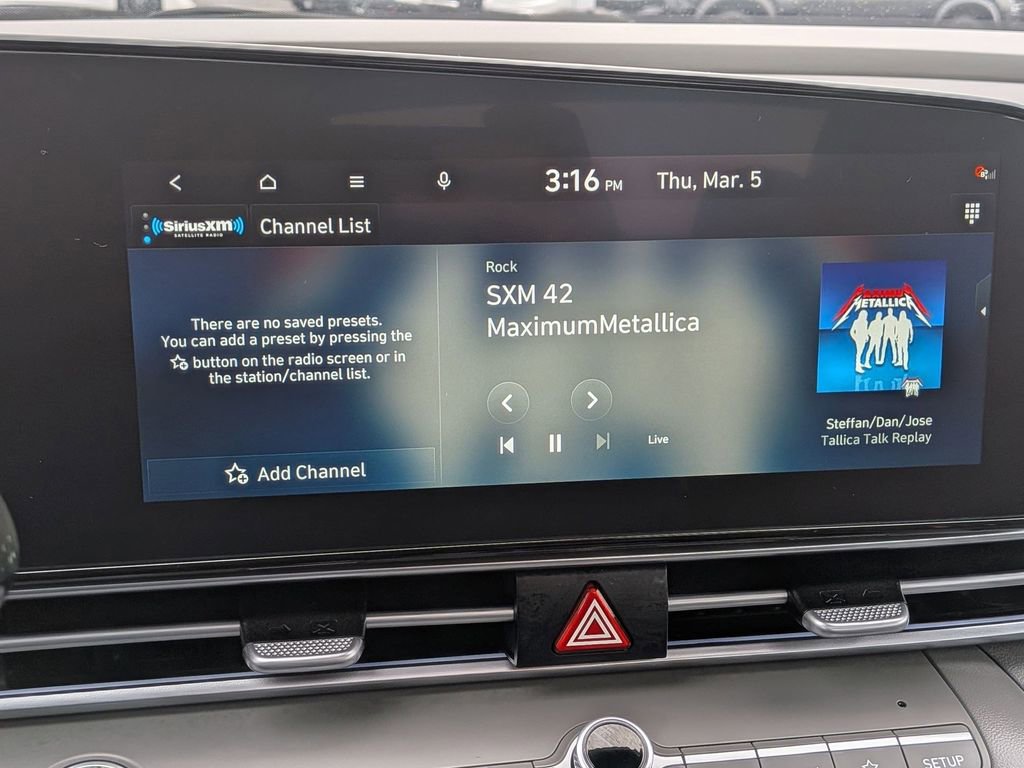 Used 2025 Hyundai Elantra SEL FWD image 16