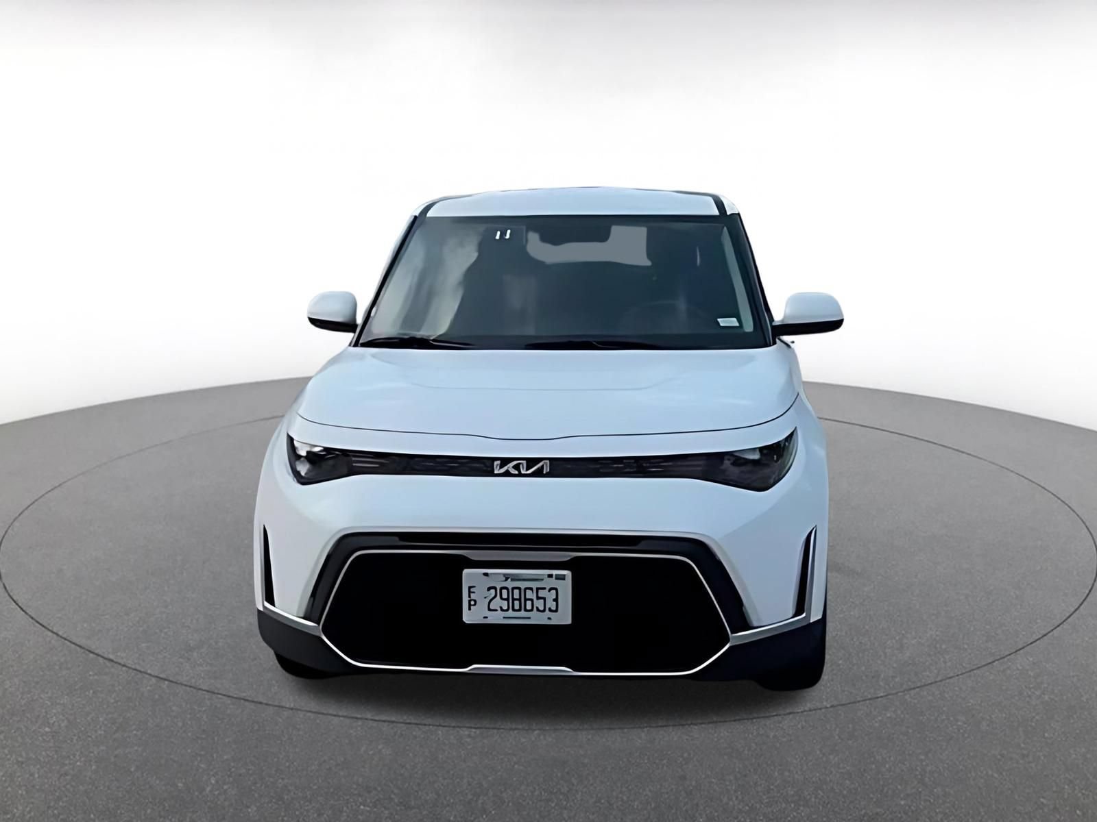 Used 2025 Kia Soul LX w/ LX Technology Package FWD image 4