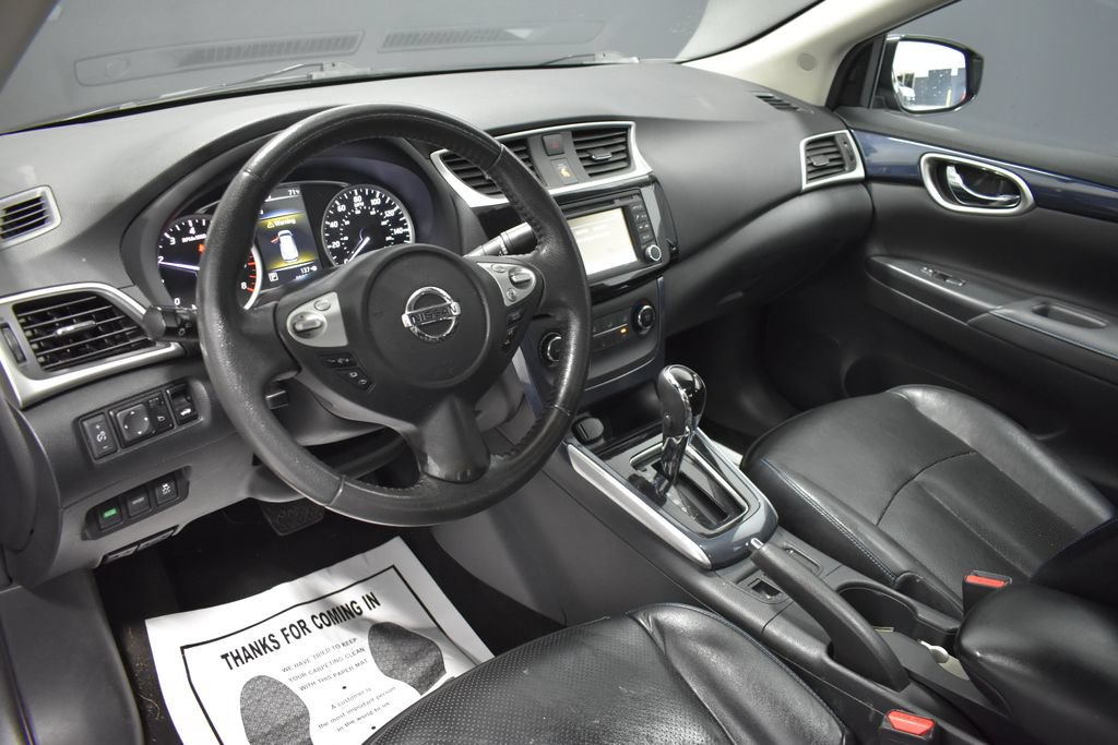 Used 2017 Nissan Sentra SR w/ SR Premium Technology Package FWD image 4