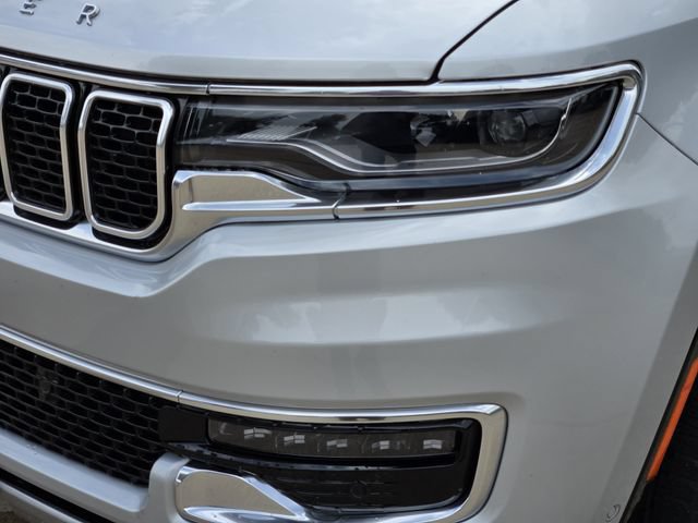 Certified 2025 Jeep Wagoneer L Series II AWD/4WD image 8