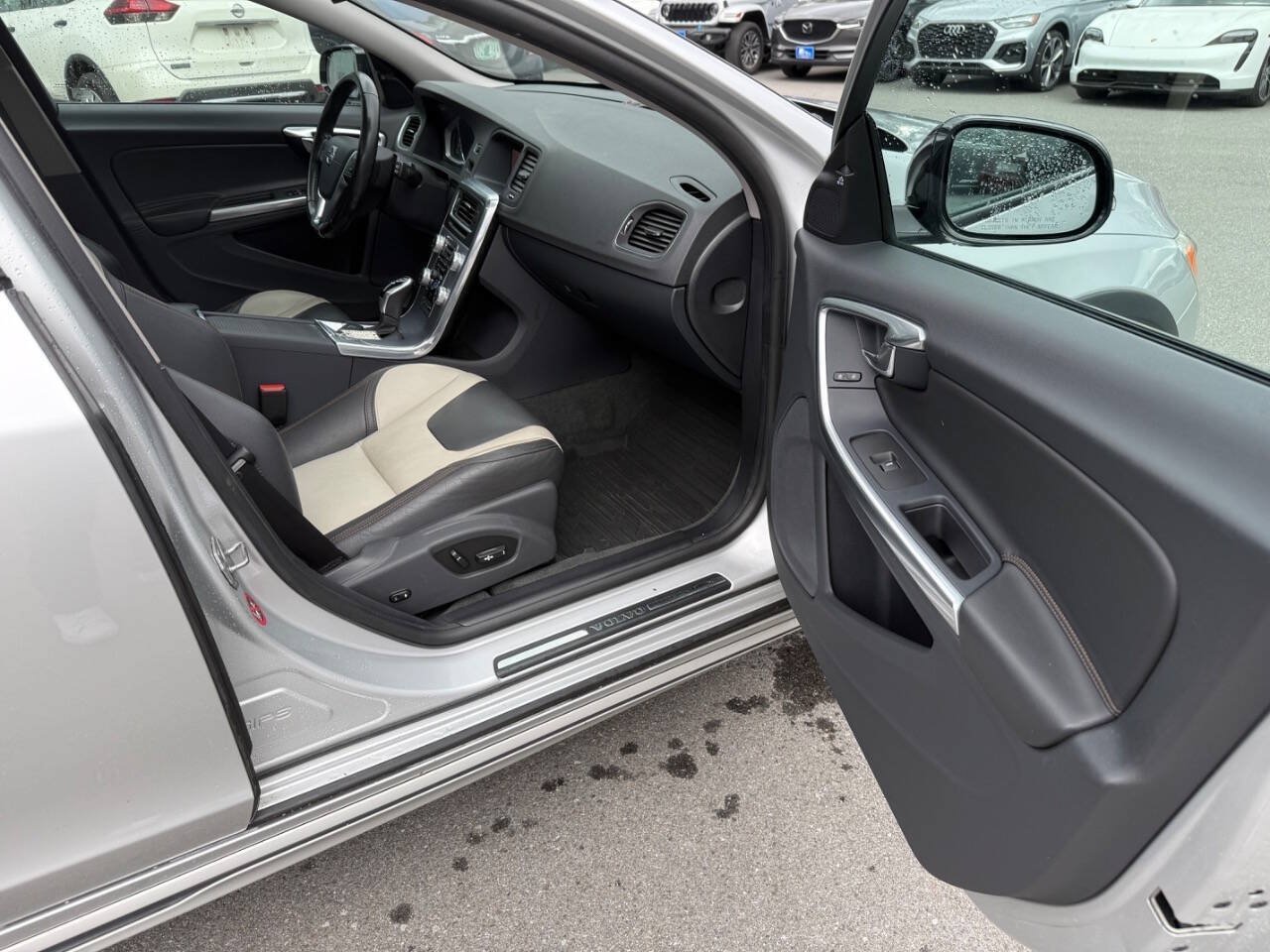 Used 2018 Volvo V60 T5 Cross Country w/ Convenience Package AWD/4WD image 8