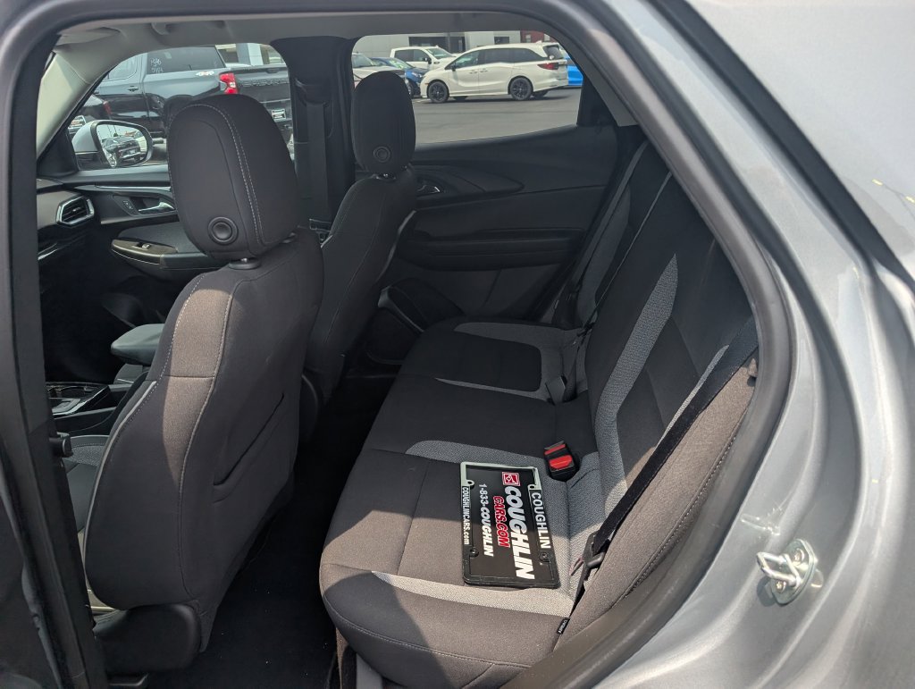 Used 2023 Chevrolet TrailBlazer LT w/ Convenience Package FWD image 9
