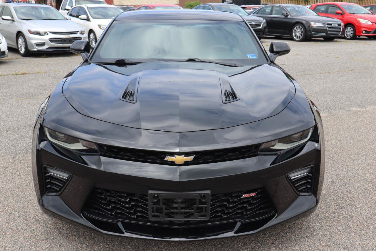 Used 2017 Chevrolet Camaro SS RWD image 9