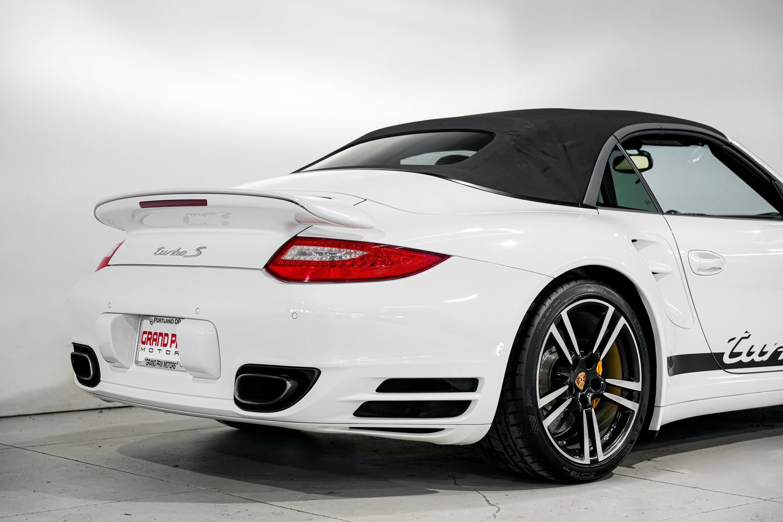 Used 2011 Porsche 911 Turbo S AWD/4WD image 41