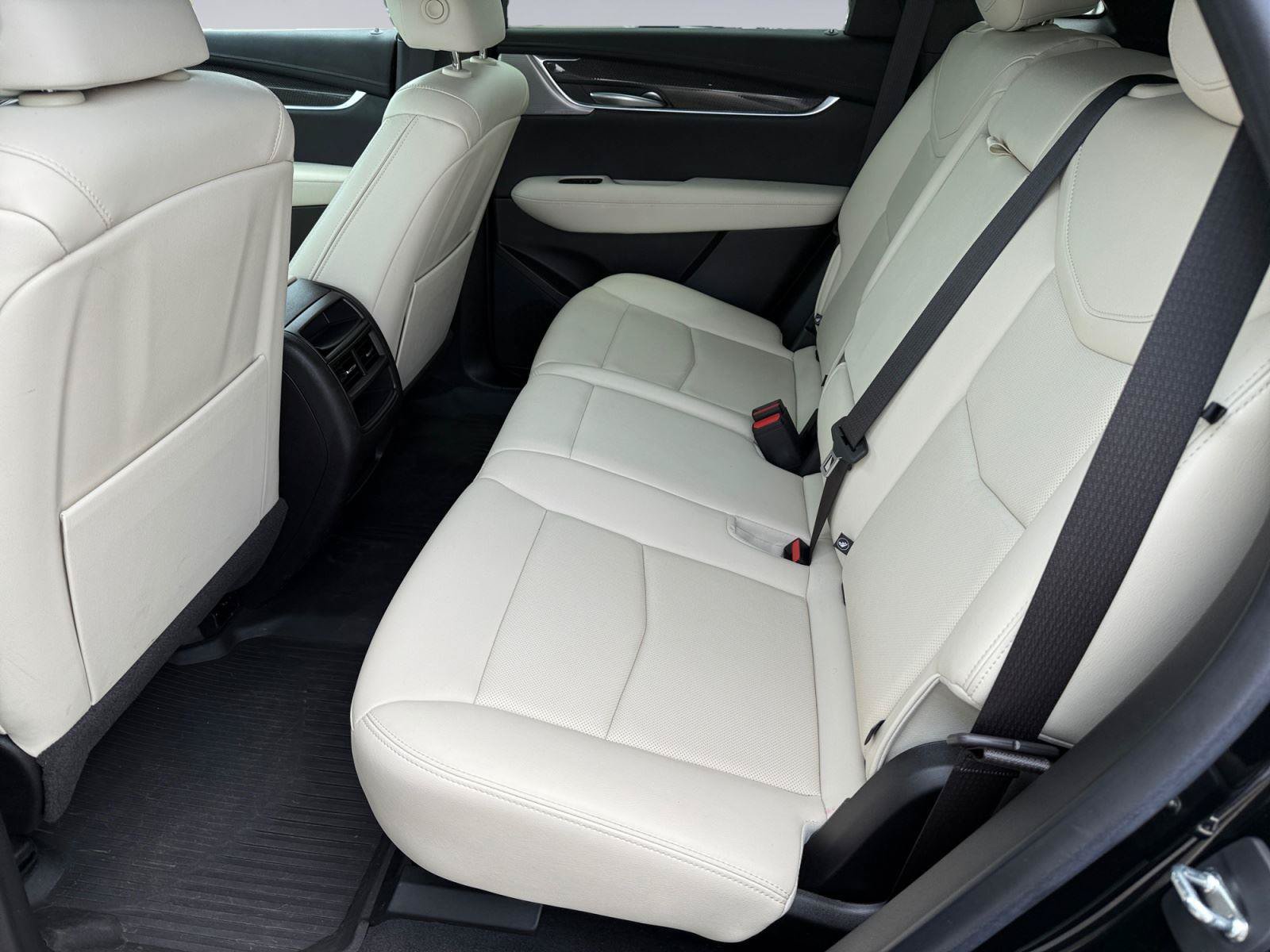 Used 2023 Cadillac XT5 Sportv w/ LPO, Floor Liner Package AWD/4WD image 16