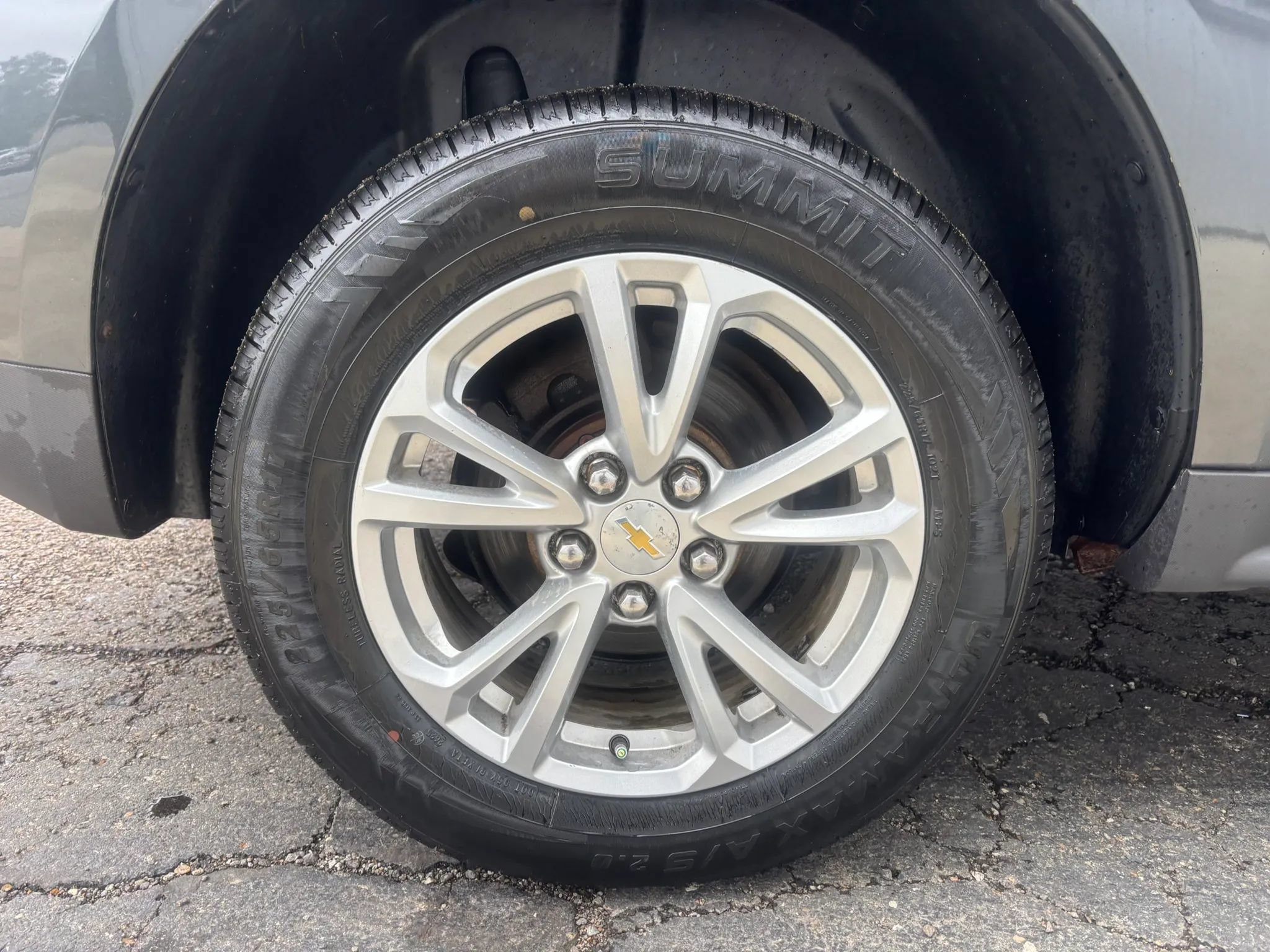 Used 2017 Chevrolet Equinox LS AWD/4WD image 9