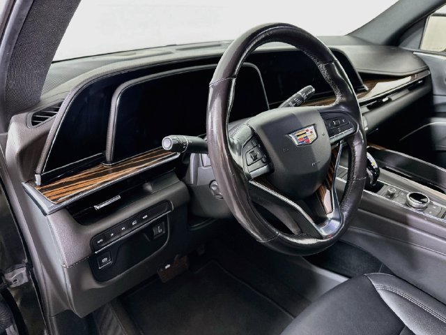 Used 2024 Cadillac Escalade ESV Luxury AWD/4WD image 11