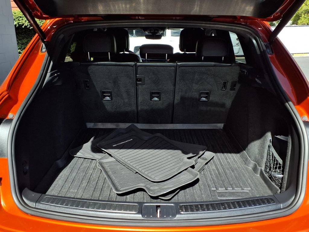 Used 2022 Porsche Macan image 20