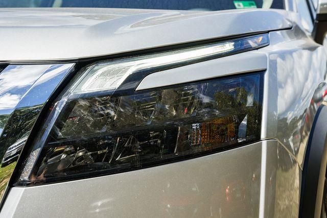 New 2025 Nissan Pathfinder SL w/ SL Premium Package image 15