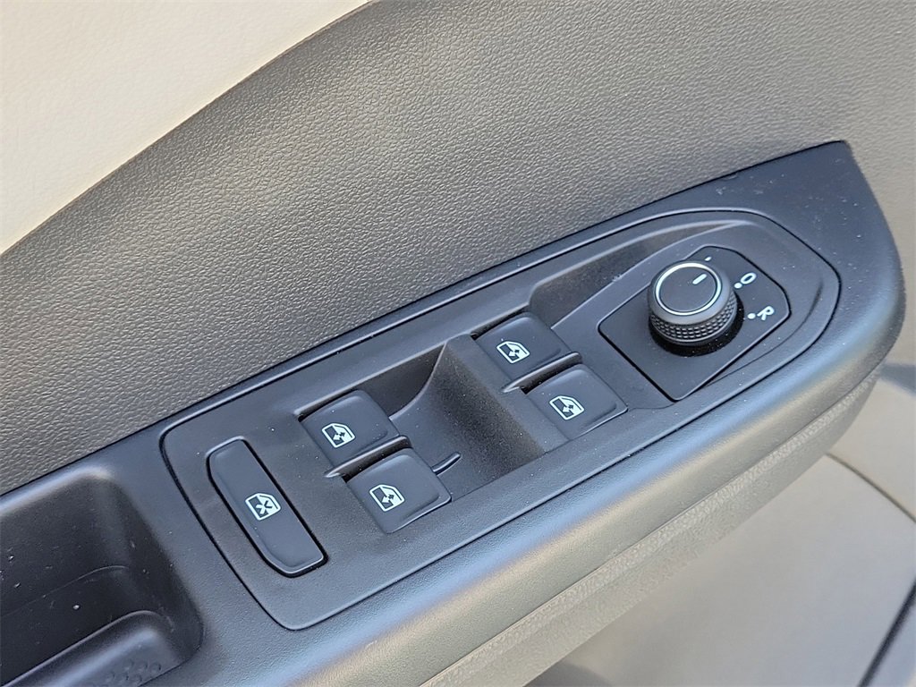 New 2026 Volkswagen Taos S image 13