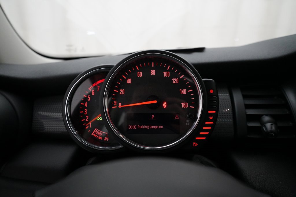 Used 2017 MINI Cooper 2-Door Hardtop image 2