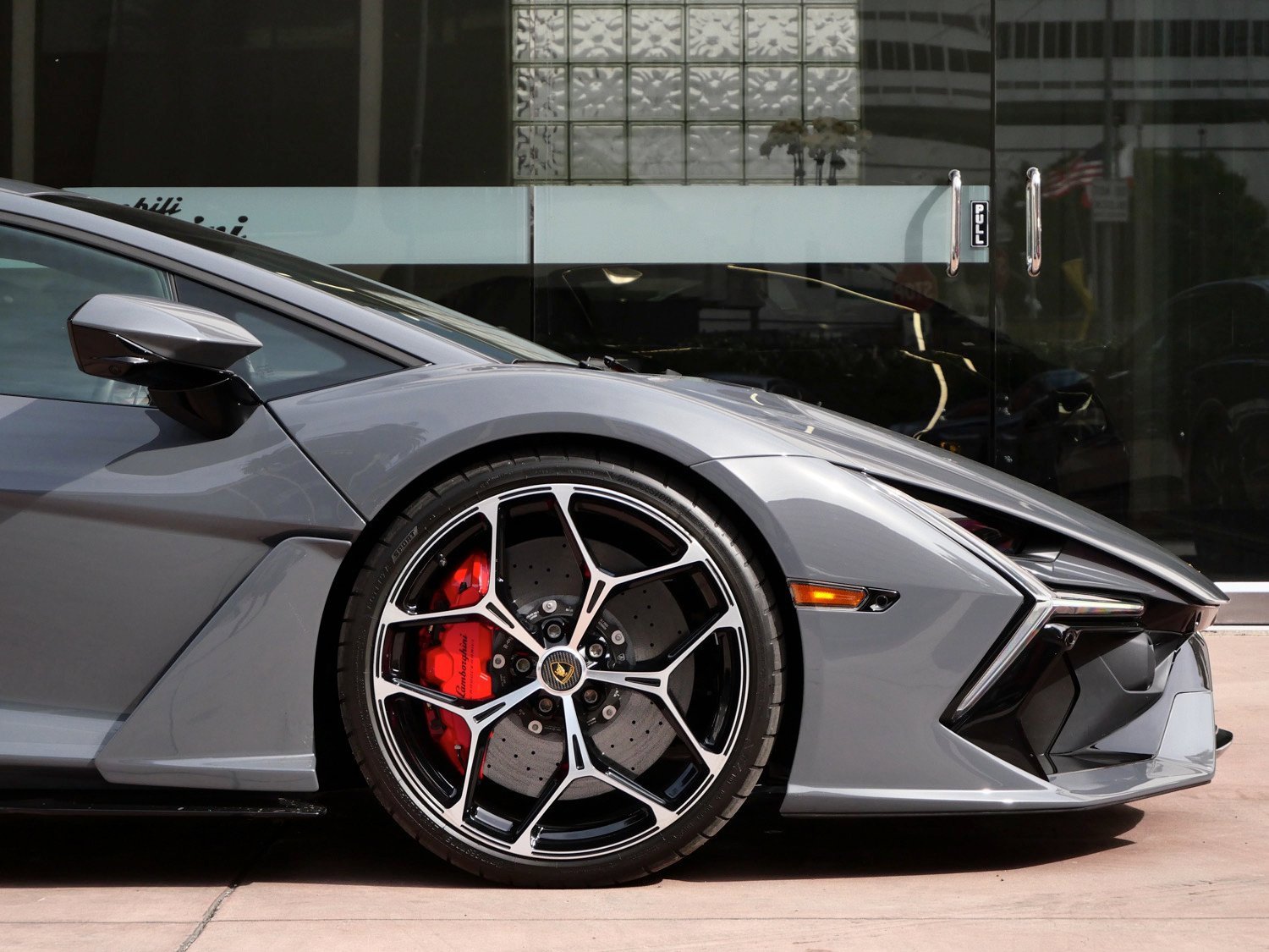 Used 2024 Lamborghini Revuelto image 9