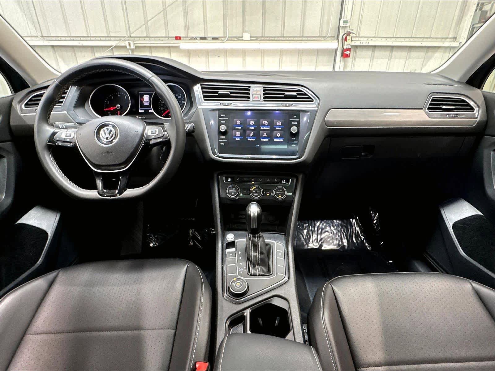 Used 2021 Volkswagen Tiguan SE w/ Panoramic Sunroof Package AWD/4WD image 10