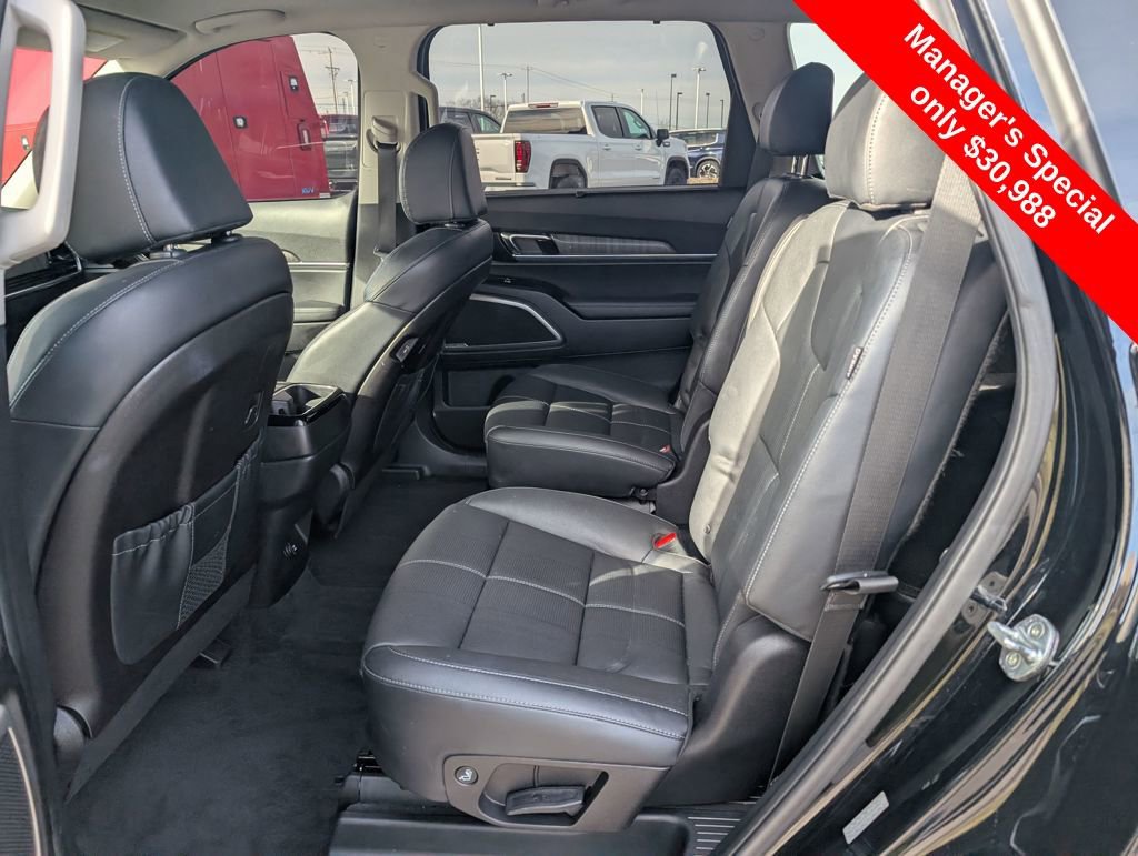 Used 2023 Kia Telluride EX w/ EX Captain's Chair Package image 9
