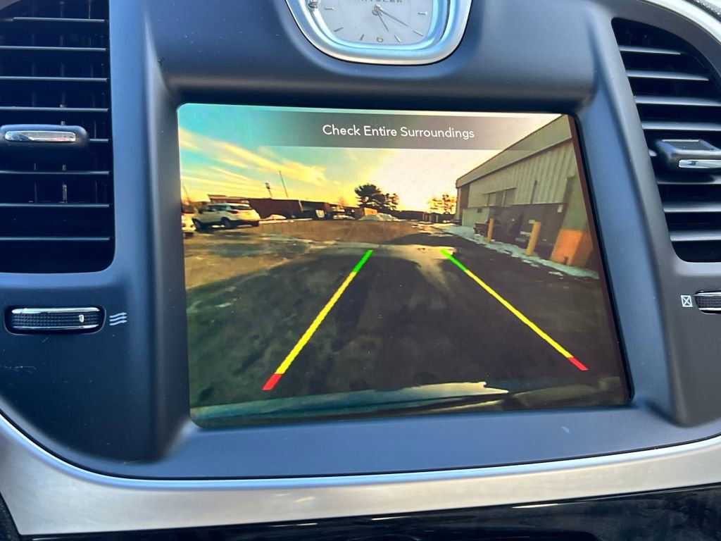 Used 2022 Chrysler 300 Touring L w/ Comfort Group image 23