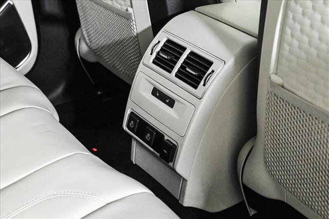 Used 2022 Jaguar F-PACE SVR image 18