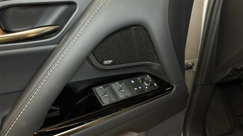 New 2025 Lexus LX 600 4WD w/ Luxury Package image 25