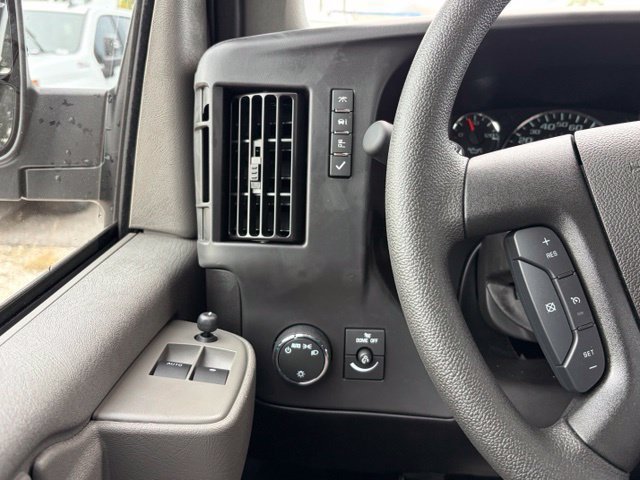 New 2026 Chevrolet Express 3500 LT w/ LT Preferred Equipment Group RWD image 10